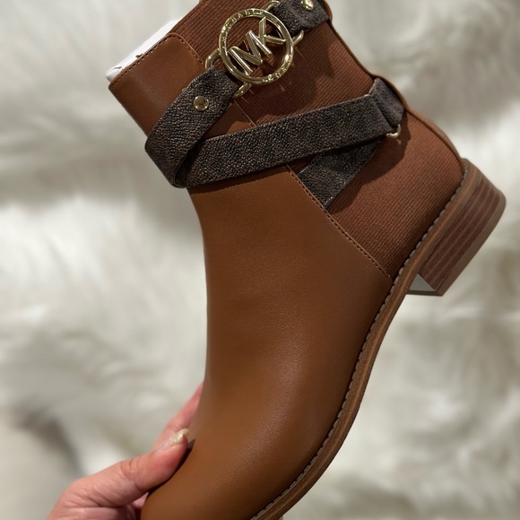 Michael Kors Bootie, Retail - Picture 4 of 4
